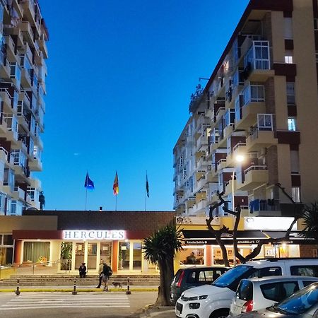 Hercules Paradise 531 Apartamento Con Vistas Al Mar Mediterraneo En Benalmadena A Pasos Del Centro Y Su Vibrante Zona Comercial Disfruta De Una Experiencia Unica En La Costa Del Sol Malaga Andalucia Well-Connected To The Airport ภายนอก รูปภาพ