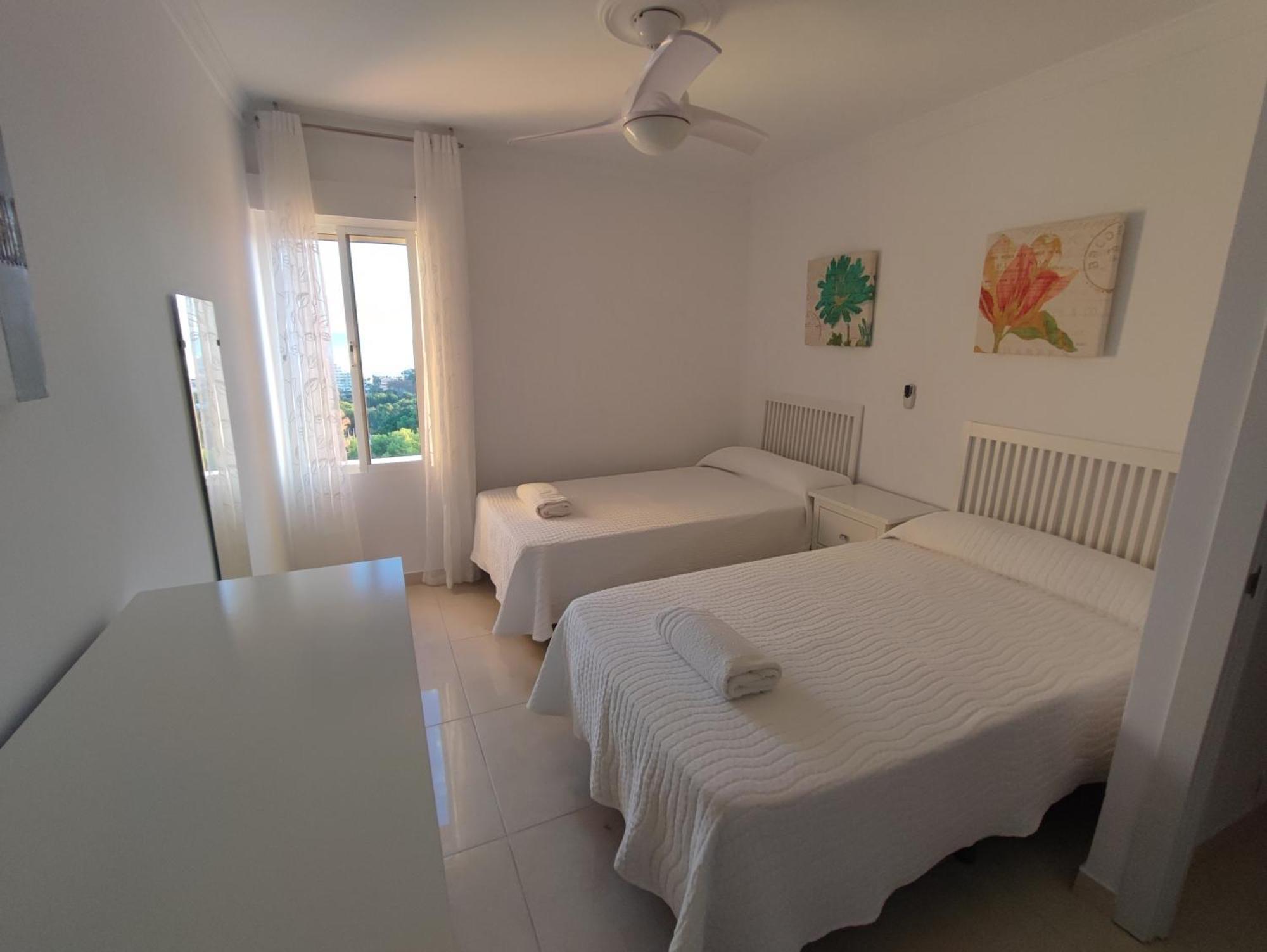 Hercules Paradise 531 Apartamento Con Vistas Al Mar Mediterraneo En Benalmadena A Pasos Del Centro Y Su Vibrante Zona Comercial Disfruta De Una Experiencia Unica En La Costa Del Sol Malaga Andalucia Well-Connected To The Airport ภายนอก รูปภาพ