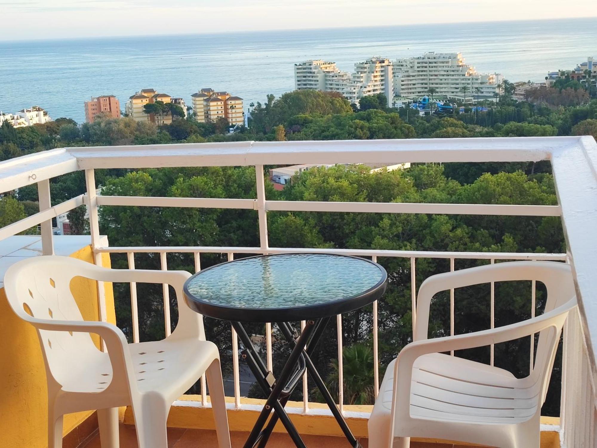 Hercules Paradise 531 Apartamento Con Vistas Al Mar Mediterraneo En Benalmadena A Pasos Del Centro Y Su Vibrante Zona Comercial Disfruta De Una Experiencia Unica En La Costa Del Sol Malaga Andalucia Well-Connected To The Airport ภายนอก รูปภาพ